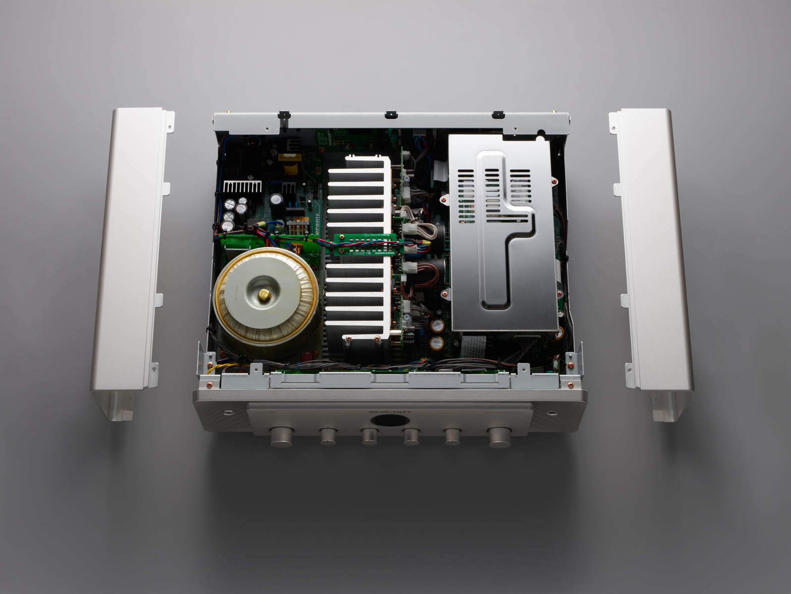 Marantz MODEL 40n Stereo-Vollverstärker mit Streaming-Funktion