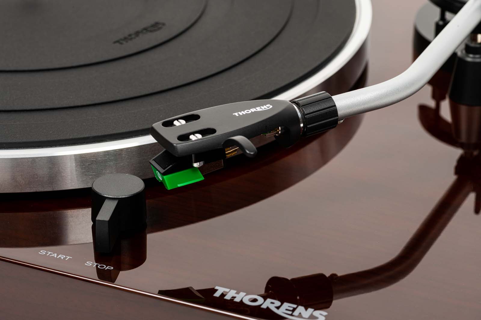 Thorens TD 204 Plattenspieler mit AT95E Tonabnehmer