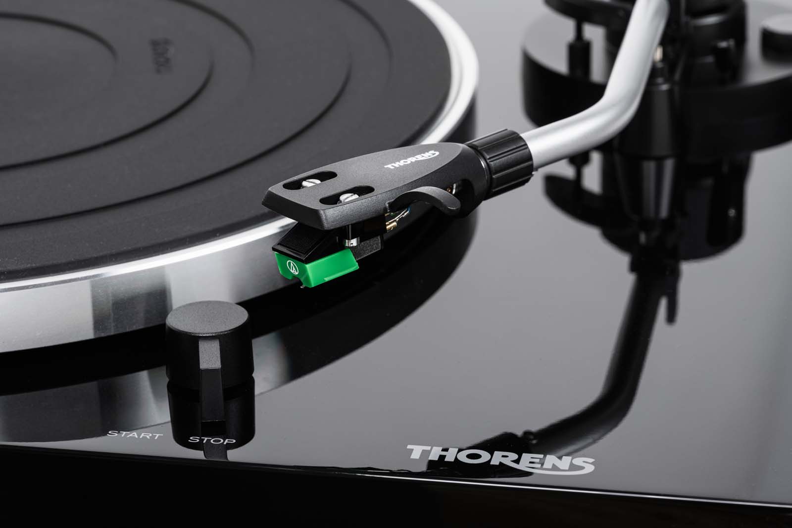Thorens TD 204 Plattenspieler mit AT95E Tonabnehmer