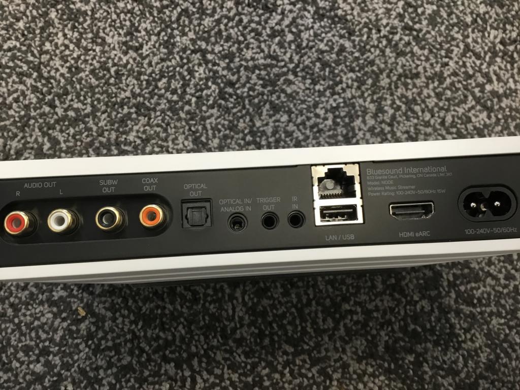 Bluesound Node N130 Streaming-Client Weiß Aussteller