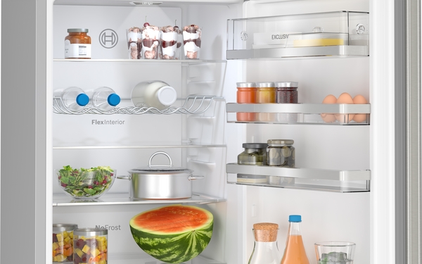 kgn39_5 Bosch KGN39EICF Kühl- /Gefrierkombination, freistehend Serie 4 Unbenutztes Vorführgerät