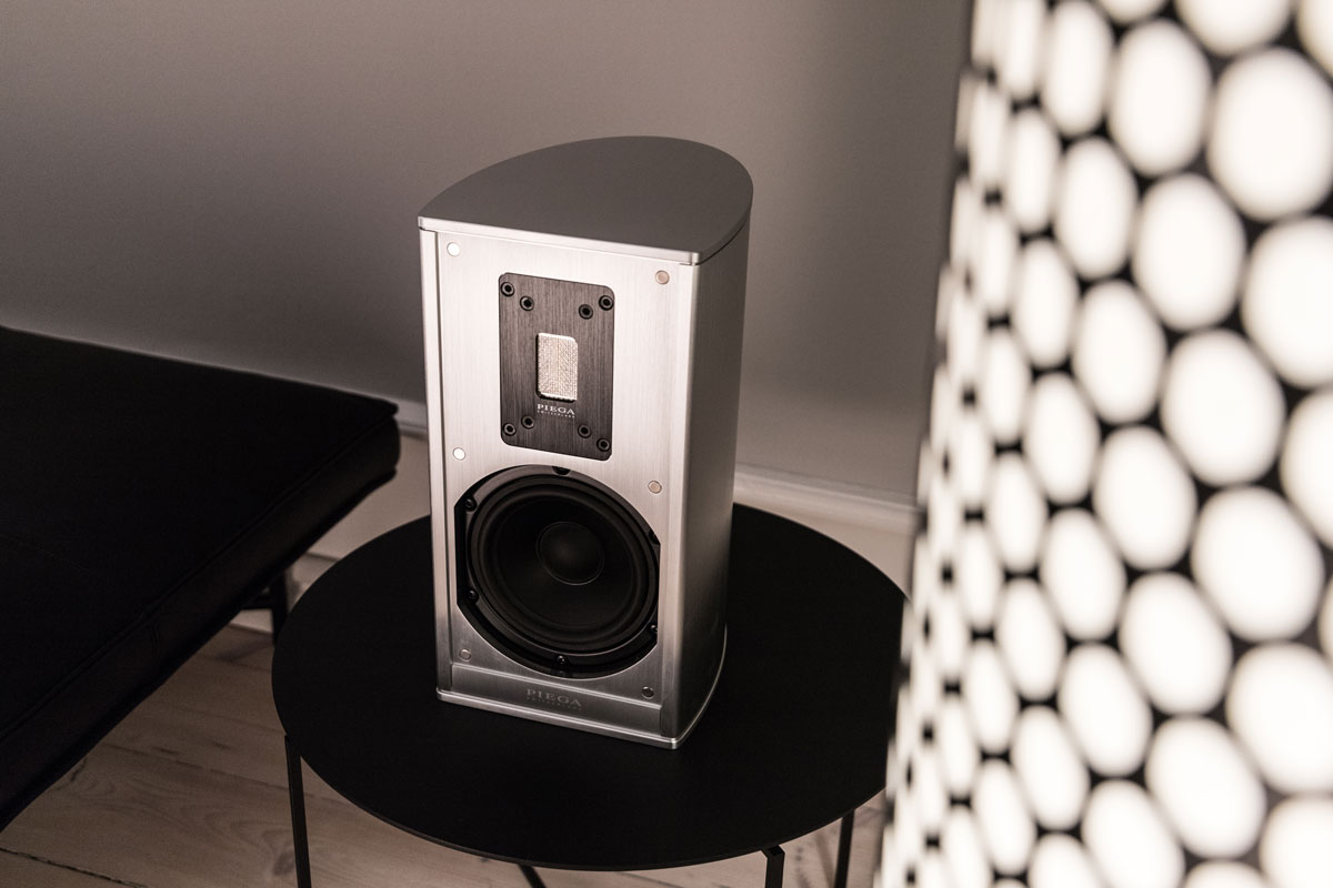 Piega Premium 301 Gen1 - Aluminium Silber Aussteller (Stück)